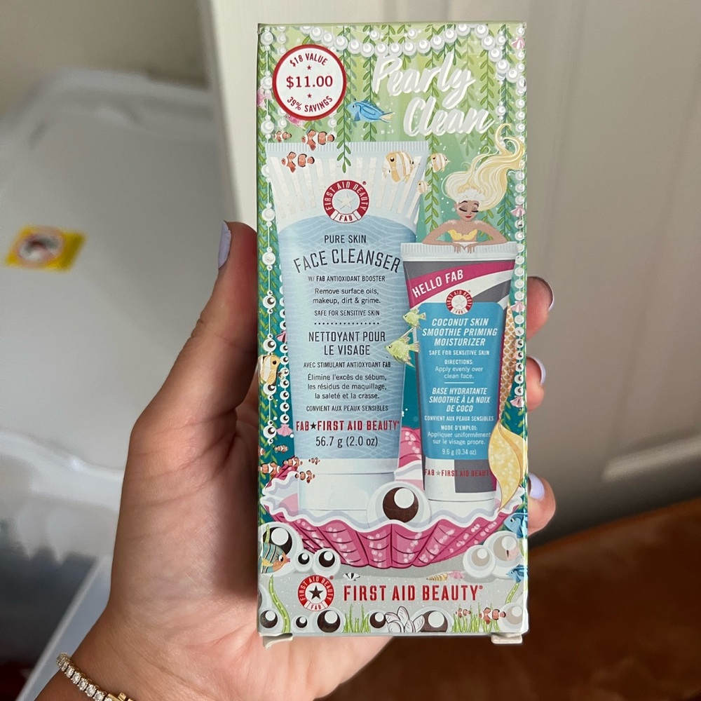 First Aid Beauty Pearly Clean Duo